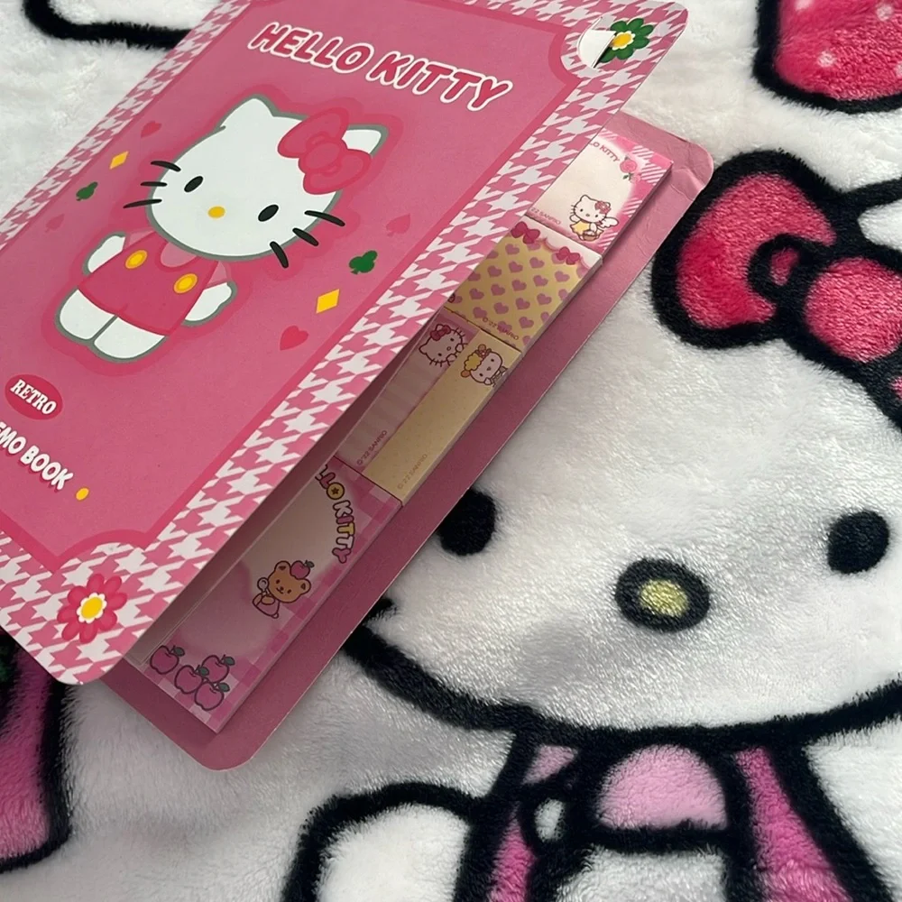 Hello Kitty Memo Book-Style Set of Sticky Notes and Stationary Pages